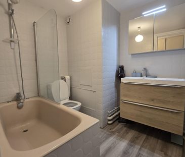 T1 meublé dans résidence de standing en hyper centre - Photo 2