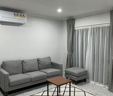 Charming 4BR Townhouse in Papatoetoe - Photo 1