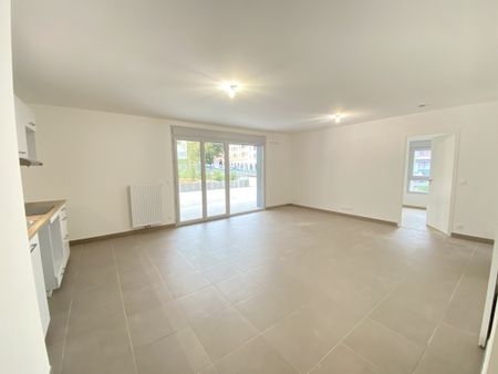 Location Appartement 3 pièces 65m² SALLANCHES 74700 - Photo 2