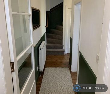 3 bedroom maisonette to rent - Photo 2