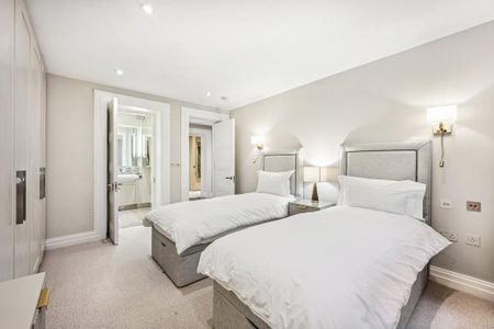 3 bedroom flat to rent - Photo 5