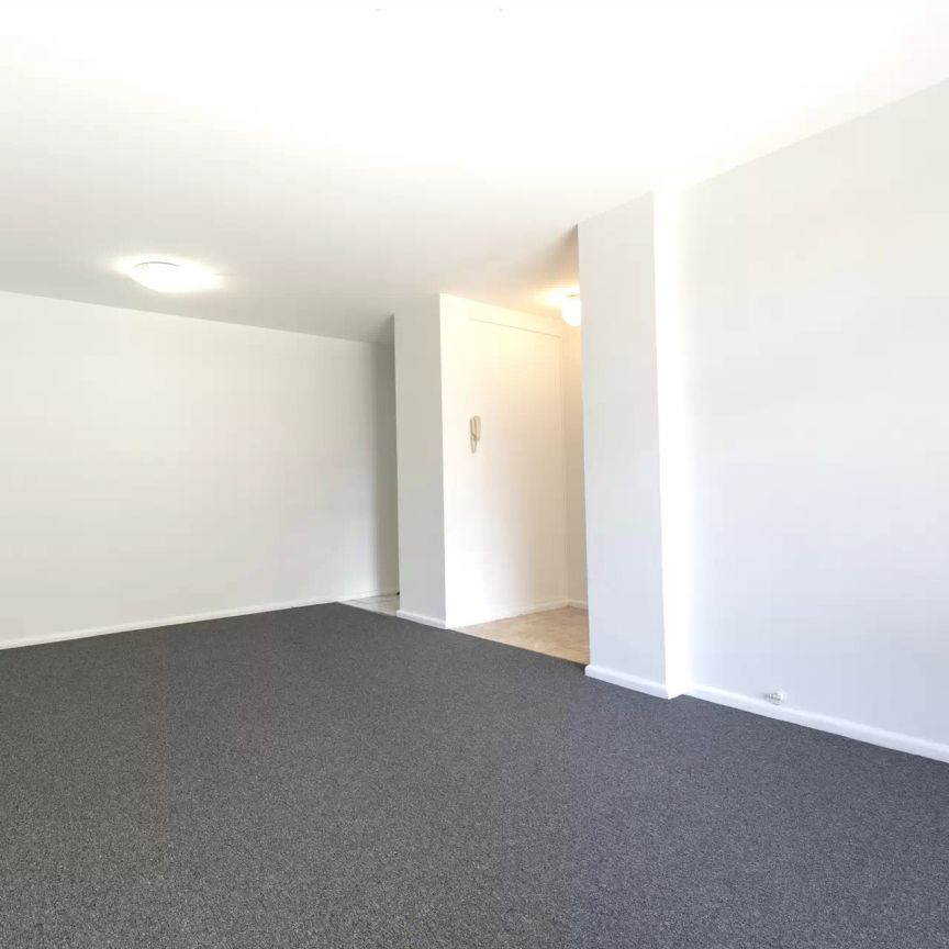 MGM MARTIN - TWO BEDROOM APARTMENT - Photo 1