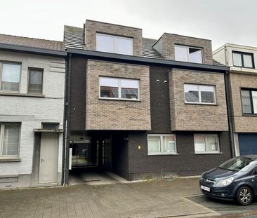 Gelijkvloers appartement met drie slaapkamers, tuin en garage - Foto 3