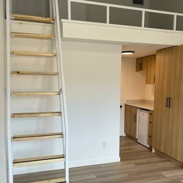 Join a Modern Co-Living Home: Privacy and Community in Squamish, BC - Photo 1