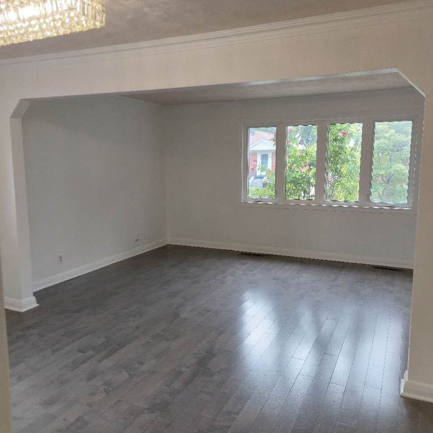 For Lease - 30 Yorkshire Road Unit# Main, Toronto, Ontario - Photo 1