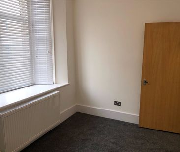 2 bedroom apartment to rent Clarendon Road, Southsea, PO4 - Photo 3