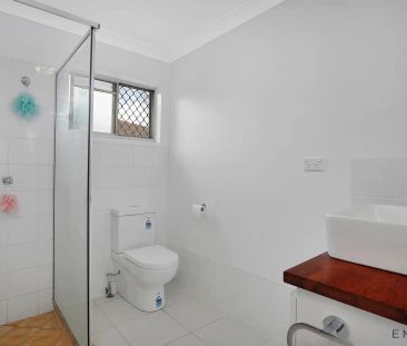 “Renovated Unit with Private Courtyard” - Photo 5