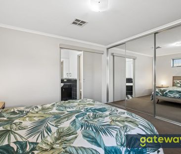 BEAUTIFULLY MAINTAINED HOME IN FANTASTIC LOCATION! - Photo 4