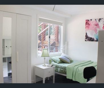 18 Lohe St, Indooroopilly, Qld 4068 - Photo 1