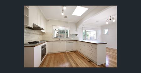 Light and Bright in Prime Location - Photo 4