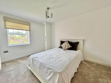 5 bedroom detached house to rent - Photo 5