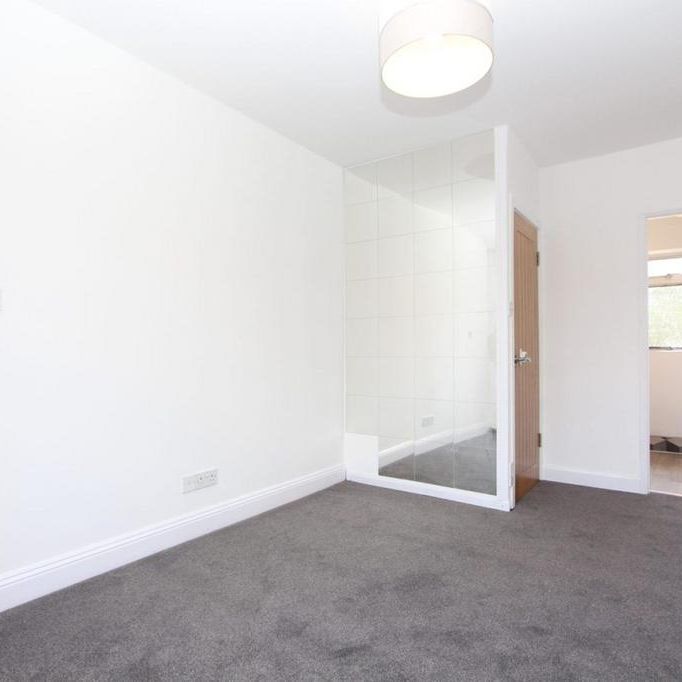 4 bedroom semi-detached house to rent - Photo 1