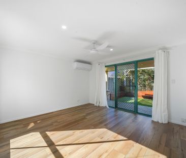 34 Kingarry Circuit, Merrimac QLD 4226 - House For Rent | Domain - Photo 2