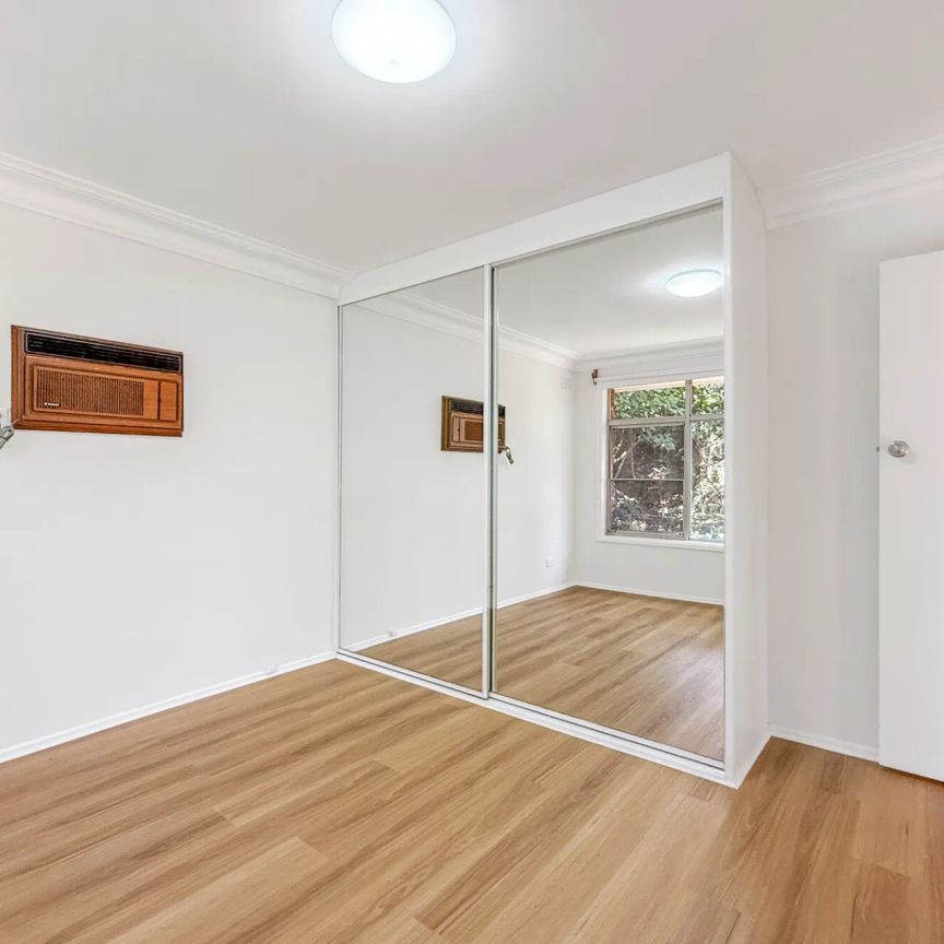 10 Lasburn Crescent, - Photo 1