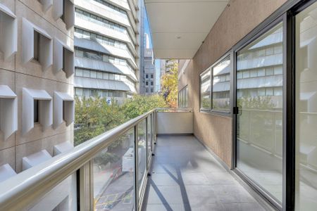 Quiet Modern Unit in the Heart of the City! - Photo 2