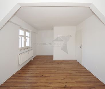 Moderne 3-Raum-Wohnung mit Dachterrasse und Einbauküche! - Photo 2