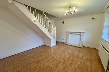 2 bedroom semi-detached house to rent - Photo 3