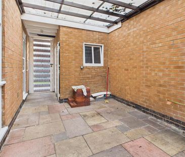 4 bedroom detached house to rent - Photo 5