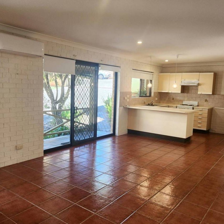 Relaxing Coastal Living - Photo 1