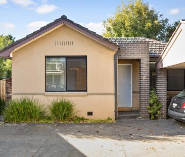 Unit 2/65 Ballarat Road, Footscray. - Photo 2