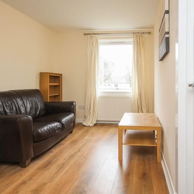 1 bedroom ground floor flat to rent - Photo 1