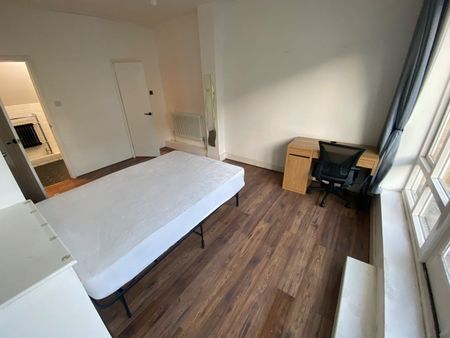 Room in a Shared House, St. Davids Square, E14 - Photo 2