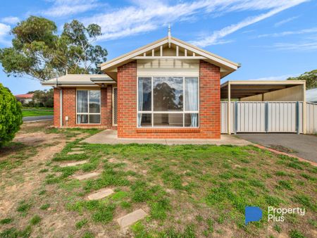 Neat & Low-Maintenance Living in a Quiet Court - Photo 4