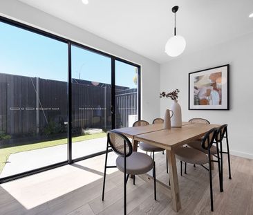 Luxury and ease, in the heart of Brighton East - Photo 3