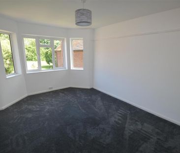 4 bedroom detached house to rent - Photo 2