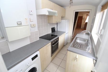2 bedroom terraced house to rent - Photo 3