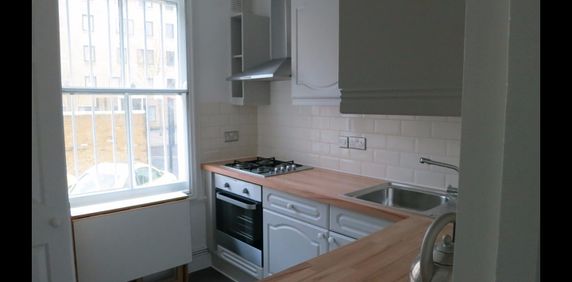 1 Bed Flat, Westmoreland Terrace, SW1V - Photo 2