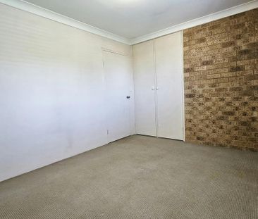 Comfortable Two-Bedroom Unit With A Courtyard - Photo 6