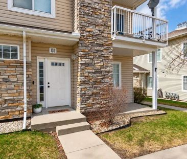 Spacious 2-Bed 2-Bath Ground-Floor Sherwood Park Condo with Garage — 2 Bedrooms Condo Unit - Photo 1