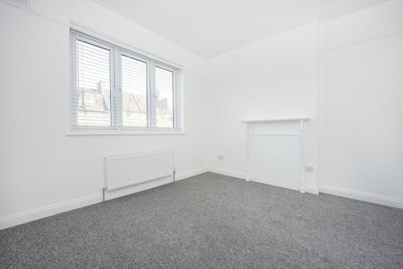 4 bedroom terraced house to rent - Photo 2