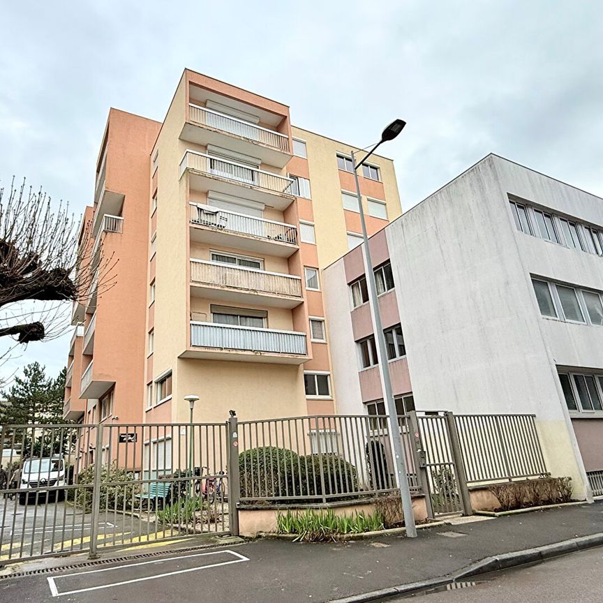 Location Appartement 1 pièce 27m² - Photo 2