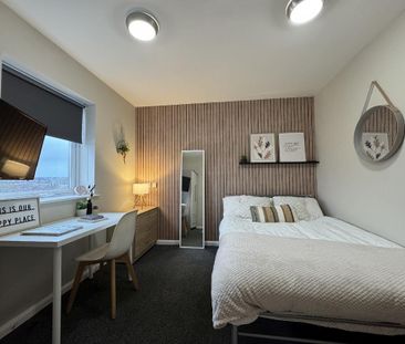 5 bedroom flat to rent - Photo 4