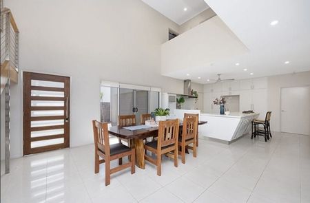 12 Havana Street, Rowes Bay - Photo 4