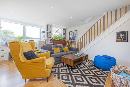 House To Let - Photo 2