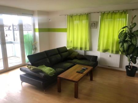 Sonnige, großzügige 3-Zimmer-Wohnung mit überdachtem Balkon und möblierter Küche in zentraler Lage in Ried - Foto 3