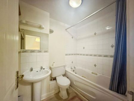 2 bedroom terraced house to rent - Photo 4