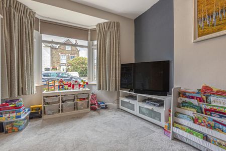 3 bedroom semi-detached house to rent - Photo 2