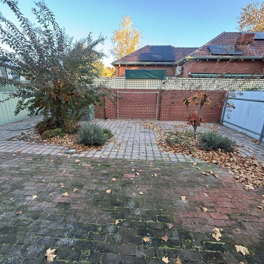 Quiet living in central Albury - Photo 1