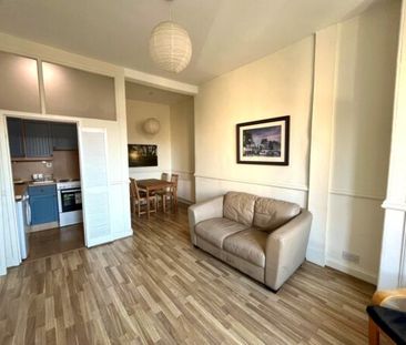 Easter Road - Photo 1