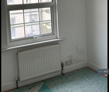 3 bedroom maisonette to rent - Photo 5