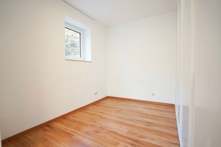 Louise-Schroeder-Straße: 1,5-Zimmer-Wohnung, Terminbuchung über Link siehe Besch ... - Photo 2