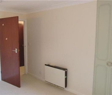 1 bedroom retirement property to rent - Photo 4