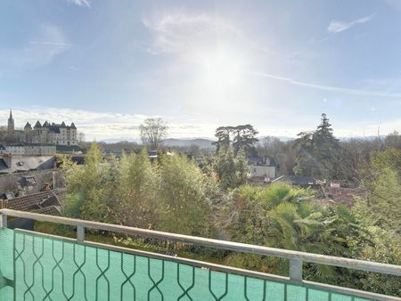 HYPER CENTRE Quartier VERDUN T2 avec Vue Château et Pyrénées, cave et Parking, - Photo 3