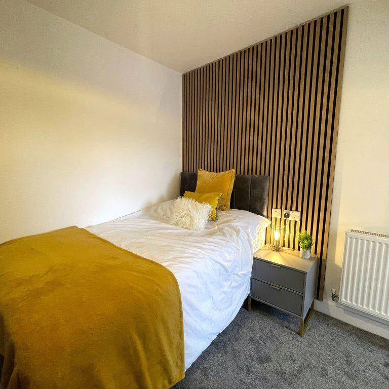 1 bedroom in a house share to rent - Photo 1