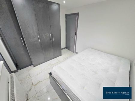 3 bedroom ground floor flat to rent - Photo 3