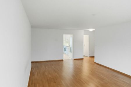 Moderne 4.5-Zimmer-Wohnung mit grossem Balkon nähe Wil - ab sofort frei! - Photo 4